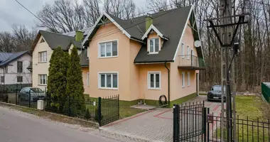Dom 7 pokojów w Marki, Polska
