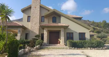 Villa 5 bedrooms in Akrounda, Cyprus