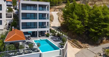 Casa 9 habitaciones en Grad Omis, Croacia