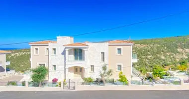 Apartment 6 bedrooms in Peyia, Cyprus