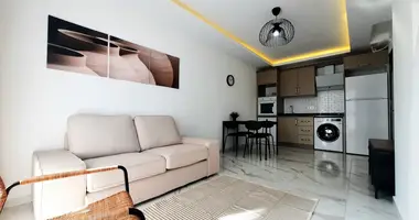 Mieszkanie 3 pokoi w Mahmutlar, Turcja