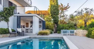 Villa in Omisalj, Kroatien