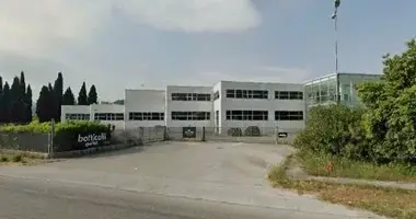 Коммерческое помещение 5 000 м² в Терни, Италия