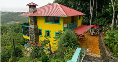 3-Schlafzimmer-Villa in Jarabacoa, Dominikanische Republik