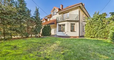 8 room house in Zabki, Poland