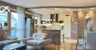Wohnung 5 zimmer in Warschau, Polen