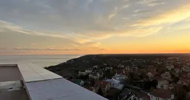 2 room apartment in Molodizhne, Ukraine