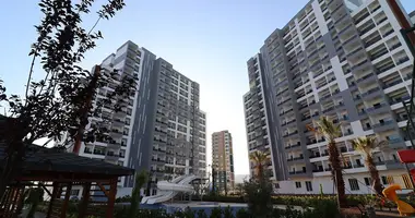 Apartamento 3 habitaciones en Mezitli, Turquía