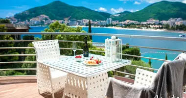 Apartamento 3 habitaciones en Montenegro