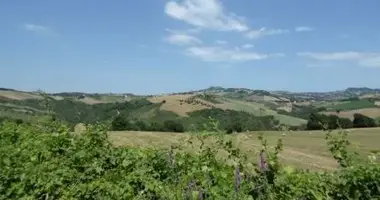 Plot of land in Scapriano, Italy