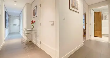 3 bedroom apartment in London, United Kingdom