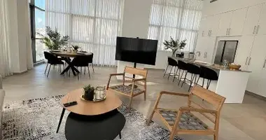 Квартира 4 комнаты в Тель-Авив, Израиль