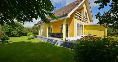 5 room house in Stopinu pagasts, Latvia