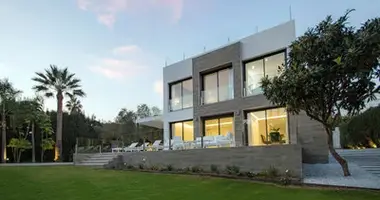 5 bedroom house in San Pedro Alcantara, Spain