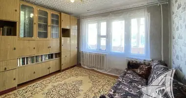 Apartamento 3 habitaciones en Kámieniets, Belarús