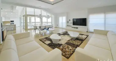 Apartamento 3 habitaciones en Budva, Montenegro