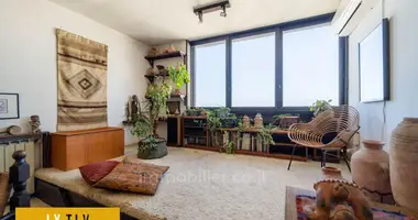 Квартира 4 комнаты в Тель-Авив, Израиль