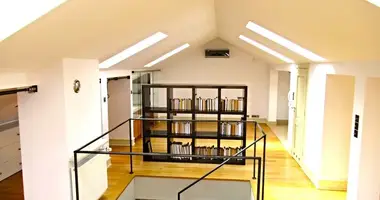 Квартира в Варшава, Польша