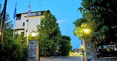 Отель 500 м² в Ormos Panagias, Греция