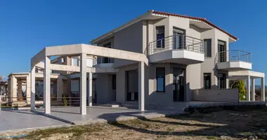 Reihenhaus in Kariani, Griechenland