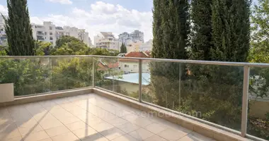 Mieszkanie 5 pokojów w Petah Tikva Subdistrict, Izrael