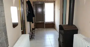 Dom 3 pokoi w Felhalom, Węgry