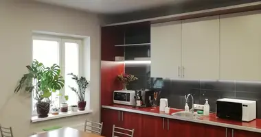 Oficina 320 m² en Kopishche, Belarús