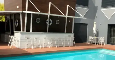 Villa 7 bedrooms in Kolossi Municipality, Cyprus