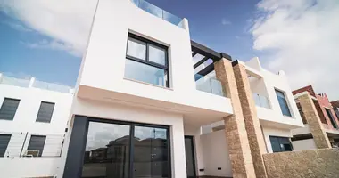 4 bedroom apartment in Pilar de la Horadada, Spain