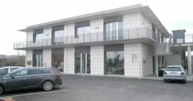 Commercial property 450 m² in Terni, Italy