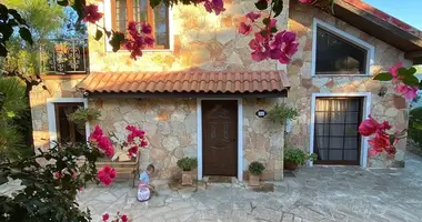 Haus 4 Schlafzimmer in Souni Zanatzia, Zypern