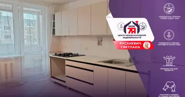 Apartamento 3 habitaciones en Maladetchna, Belarús