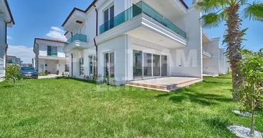 Villa 4 bedrooms in Dosemealti, Turkey
