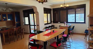 Wohnung 4 zimmer in Tirana, Albanien
