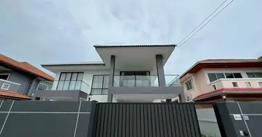 Дом 5 спален в Паттайя, Таиланд