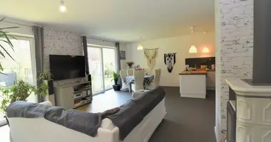 Casa 6 habitaciones en Smolice, Polonia