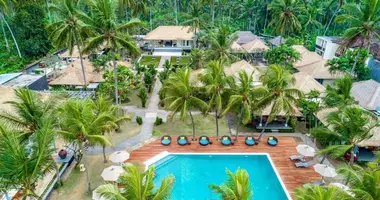 Hôtel à vendre, 98 chambres, près de la plage de Patong, Phuket, Thaïlande dans Pa Tong, Thaïlande