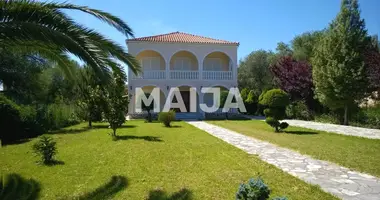 Maison dans Lefkímmi, Grèce