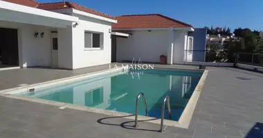 6 bedroom house in Koinoteta Agiou Tychona, Cyprus