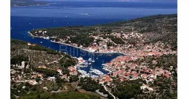 Plot of land in Opcina Milna, Croatia