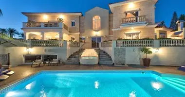 5 bedroom apartment in Agios Tychonas, Cyprus