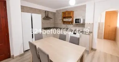 Apartamento 3 habitaciones en Estepona, Španjolska