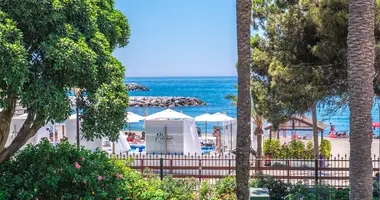 Apartamento 4 habitaciones en Marbella, Španjolska