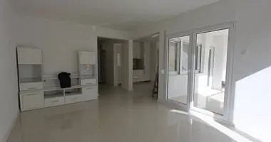 Apartamento 2 habitaciones en Tivat, Montenegro