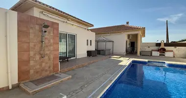 Bungalow 3 chambres dans Demos Agiou Athanasiou, Chypre