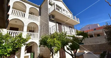 Haus 11 zimmer in Bol, Kroatien