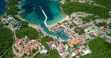 Condo w La Crucecita, Meksyk