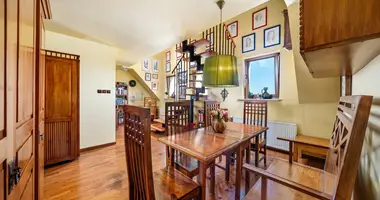Appartement 4 chambres dans Varsovie, Pologne