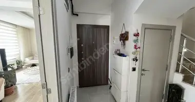 Duplex 4 rooms in Tepebaşı, Turkey