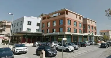 Commercial property 140 m² in Terni, Italy